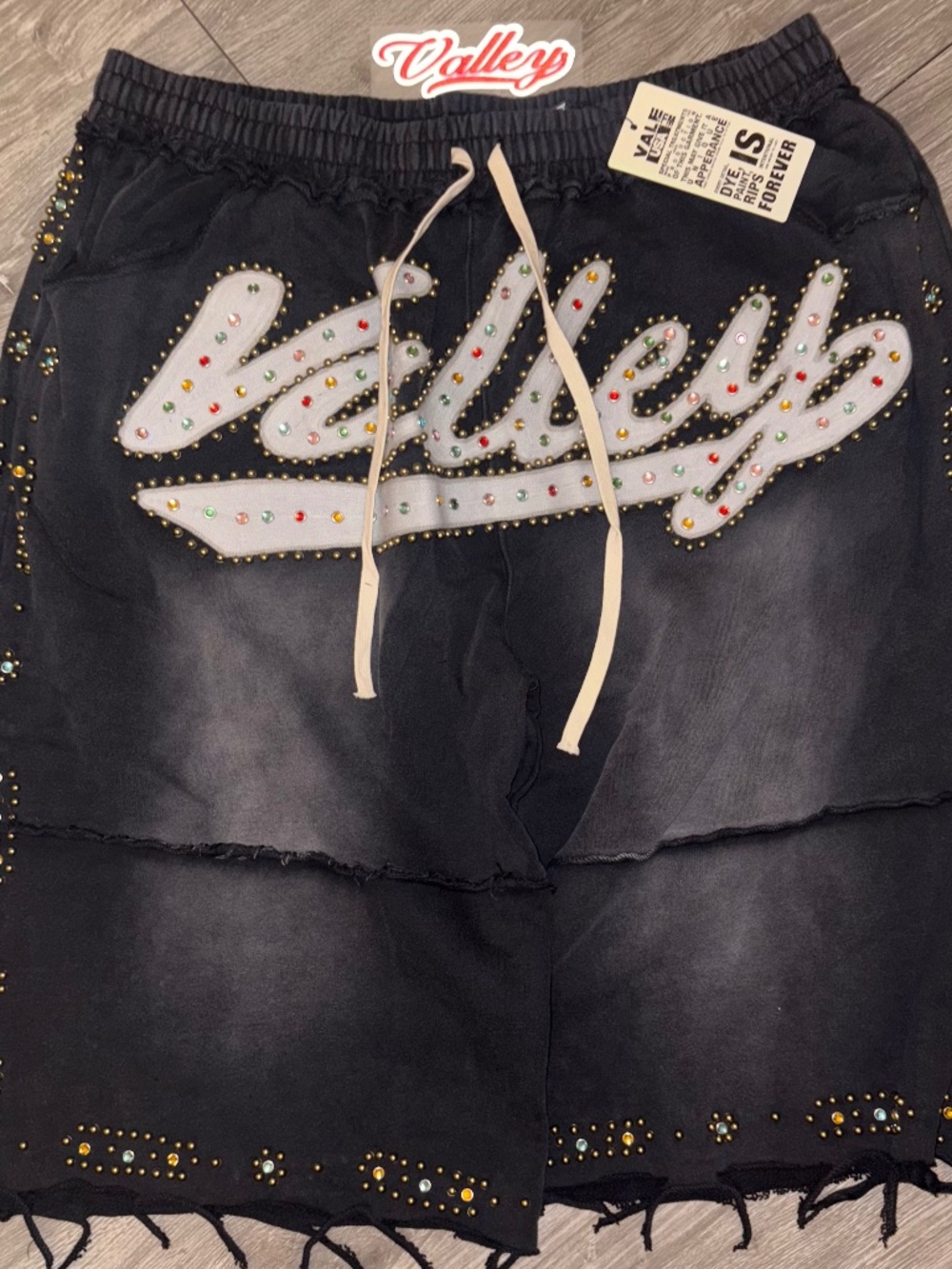 Valley forever SKITTLES SWORTS BLACK (Authentic)